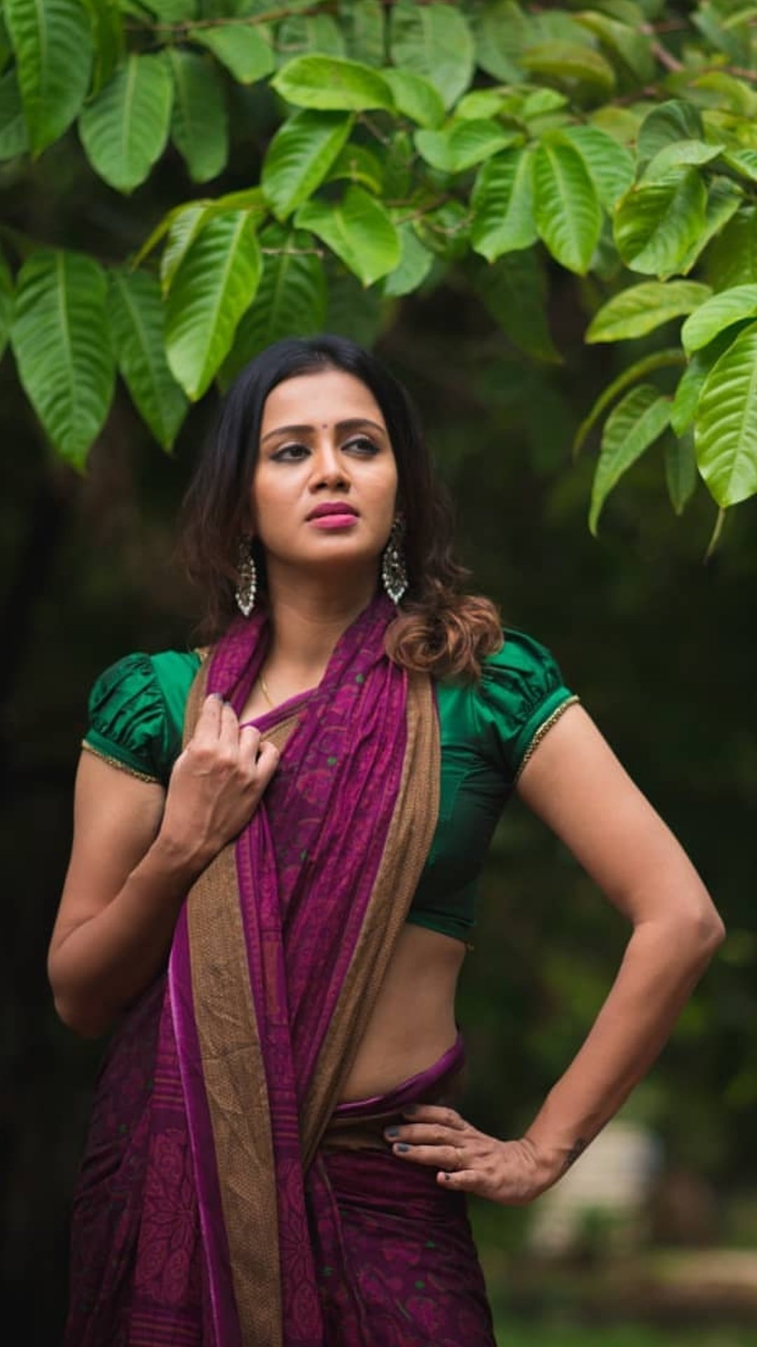 Sun Tv Hot Brahmin Anchor Anjana Rangan Oozes Hotness In Saree