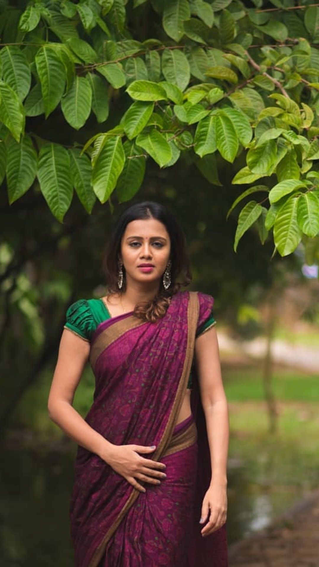 Sun Tv Hot Brahmin Anchor Anjana Rangan Oozes Hotness In Saree