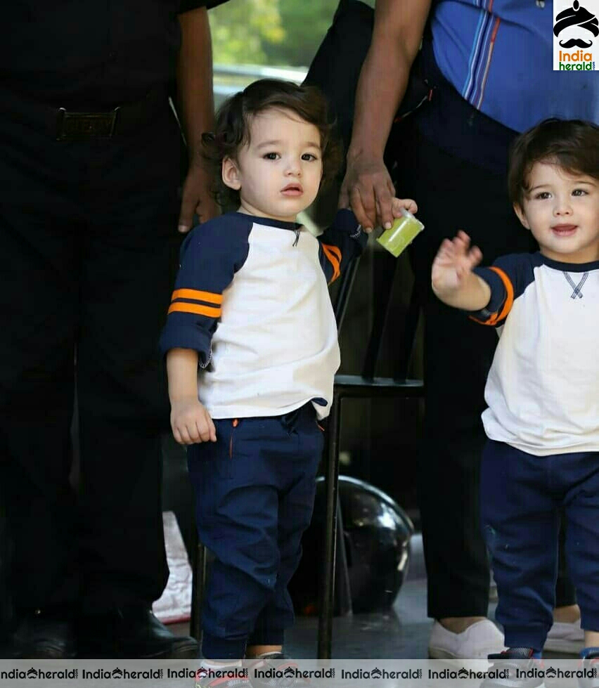 Sunny leone and Kids Spotted At Juhu