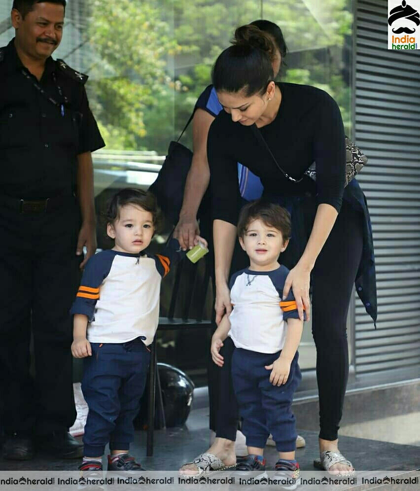 Sunny leone and Kids Spotted At Juhu