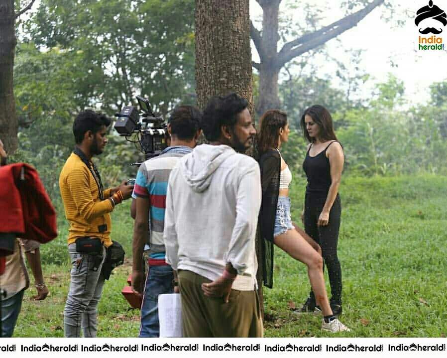 Sunny Leone And Mandana Karimi During An On Location Shoot