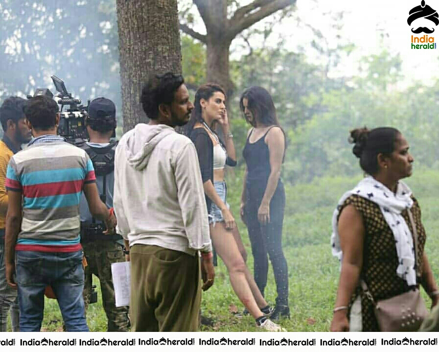 Sunny Leone And Mandana Karimi During An On Location Shoot