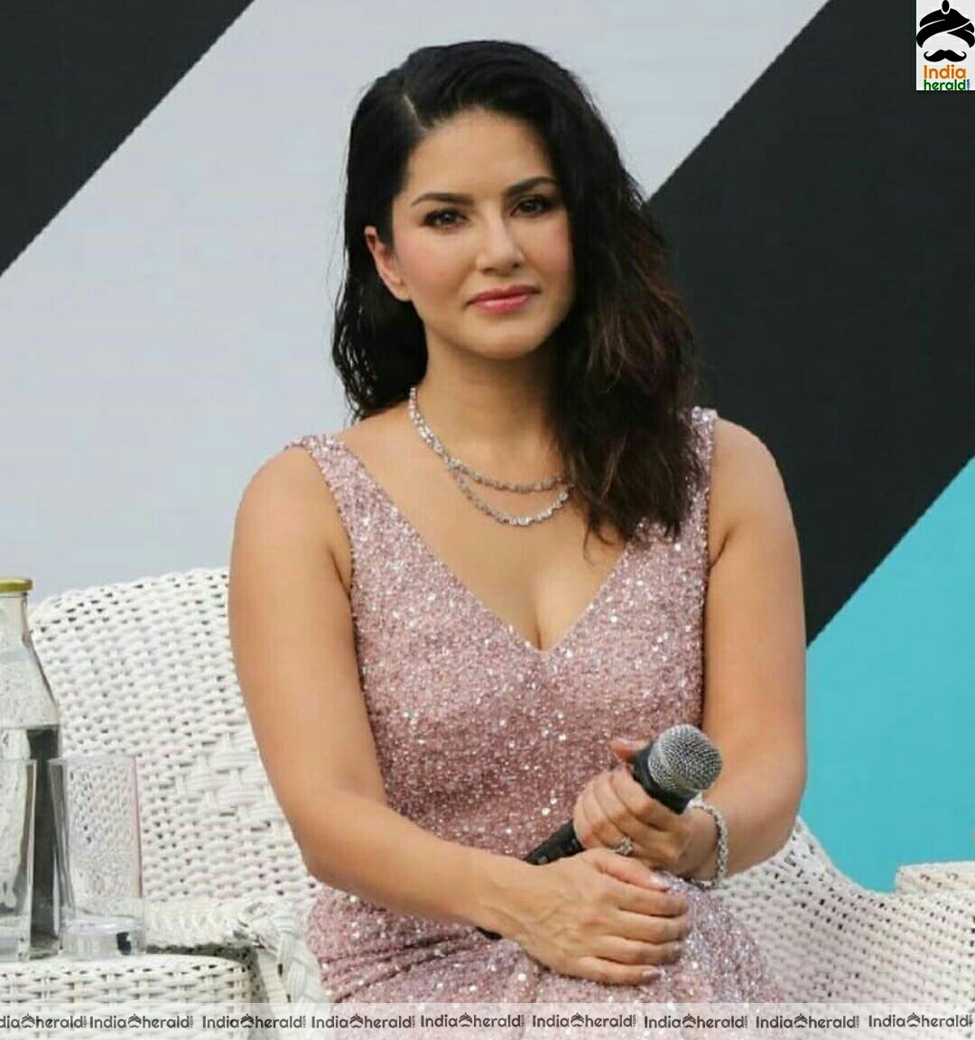 Sunny Leone latest Hot Photo Stills