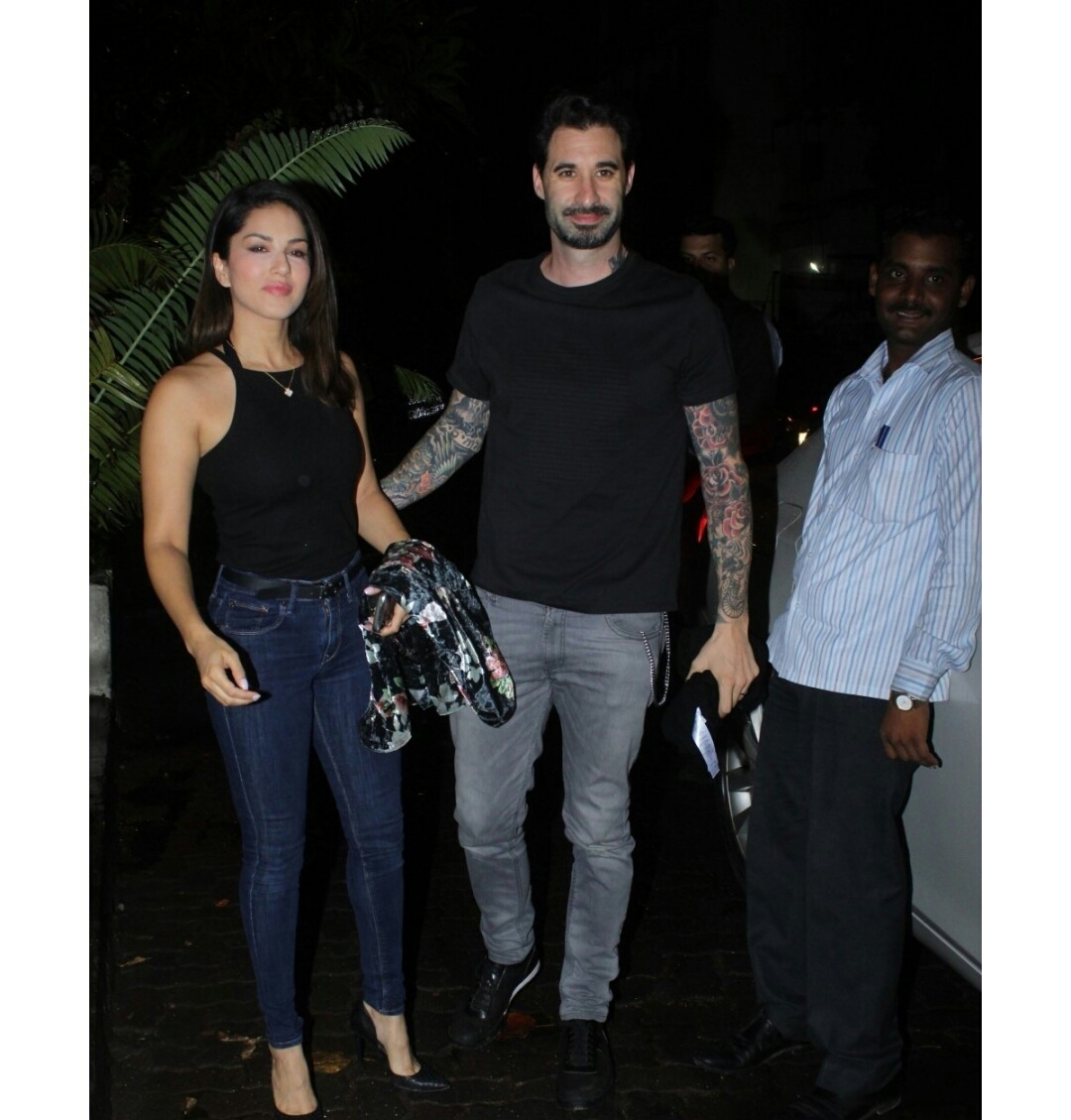 Sunny Leone Seen At A Restaurant