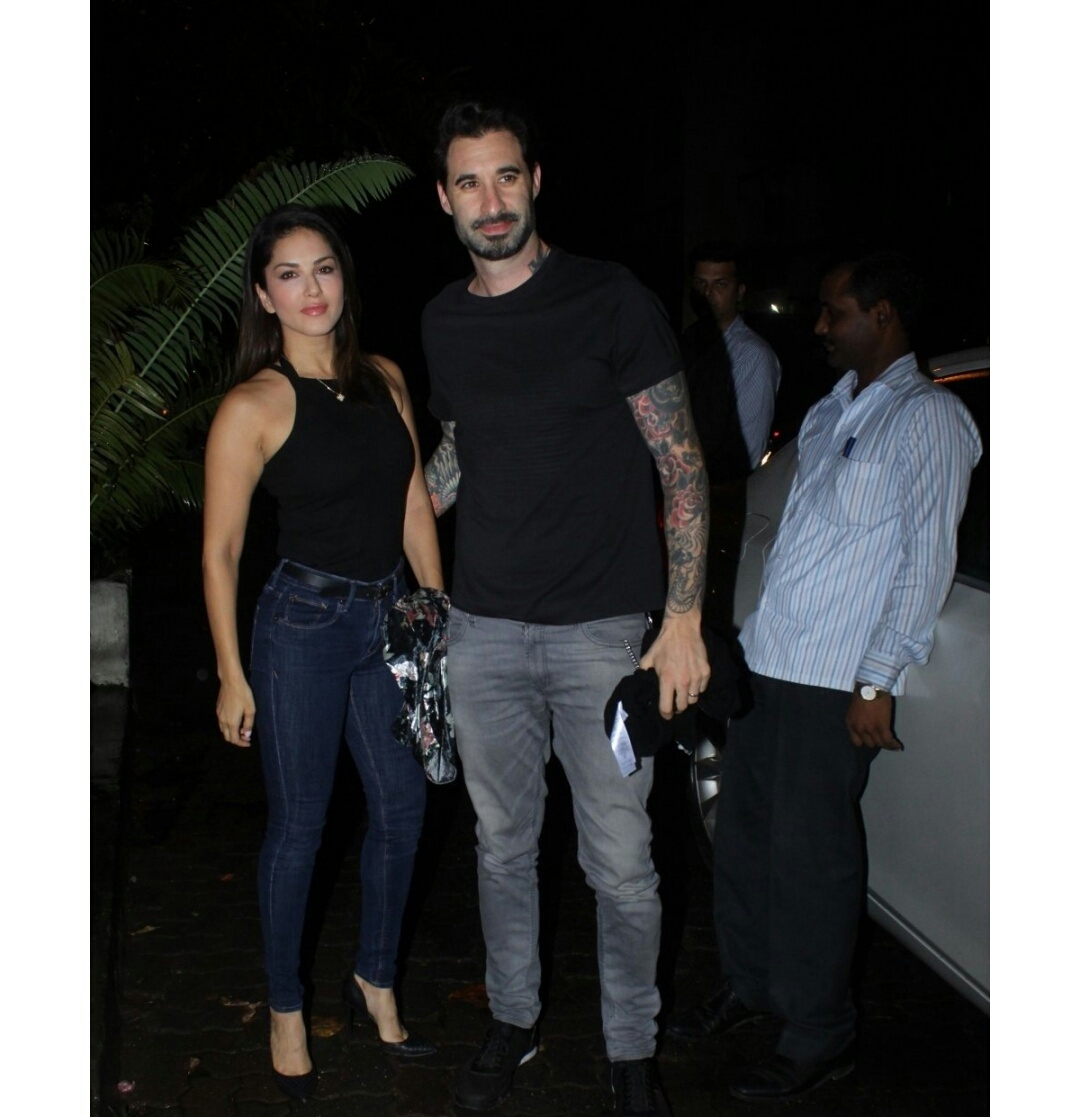 Sunny Leone Seen At A Restaurant