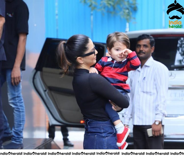 Sunny Leone Spotted With Her Kid At Mumbai