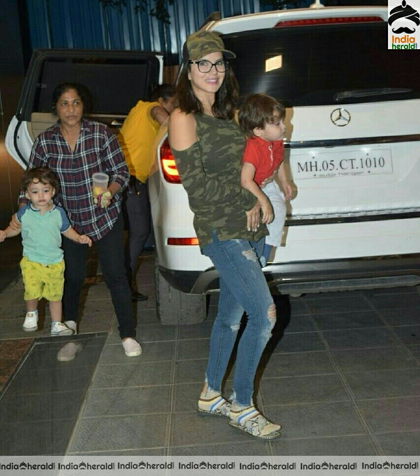 Sunny Leone With Her kids Spotted At Juhu