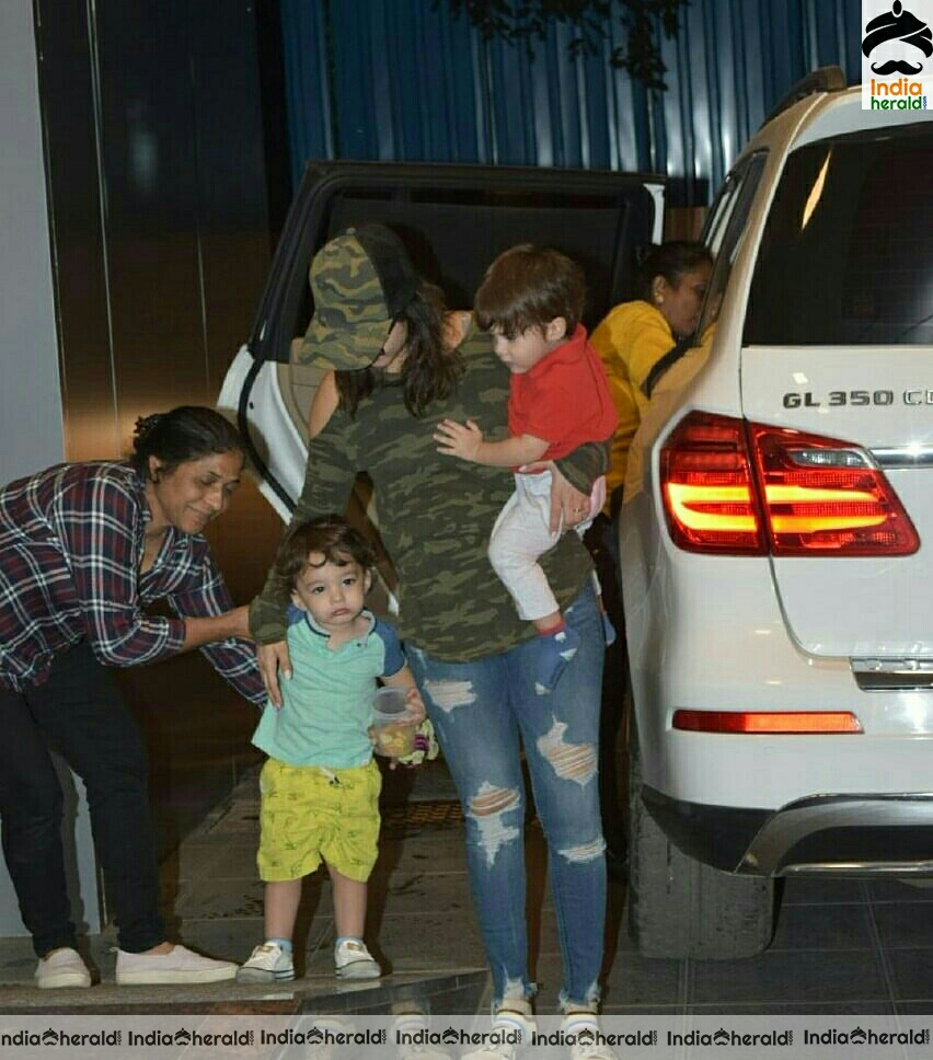 Sunny Leone With Her kids Spotted At Juhu