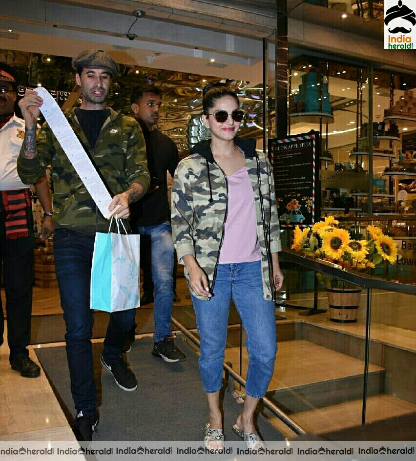 Sunny Leone With Husband Daniel Spotted At Food Hall At Bandra