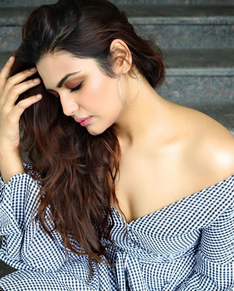 Super Gorgeous Classic Beauty Arthi Venkatesh Latest Pictures