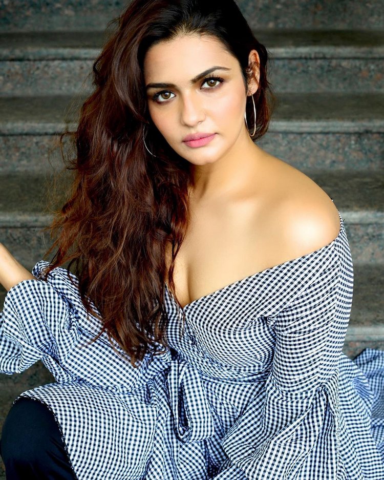 Super Gorgeous Classic Beauty Arthi Venkatesh Latest Pictures