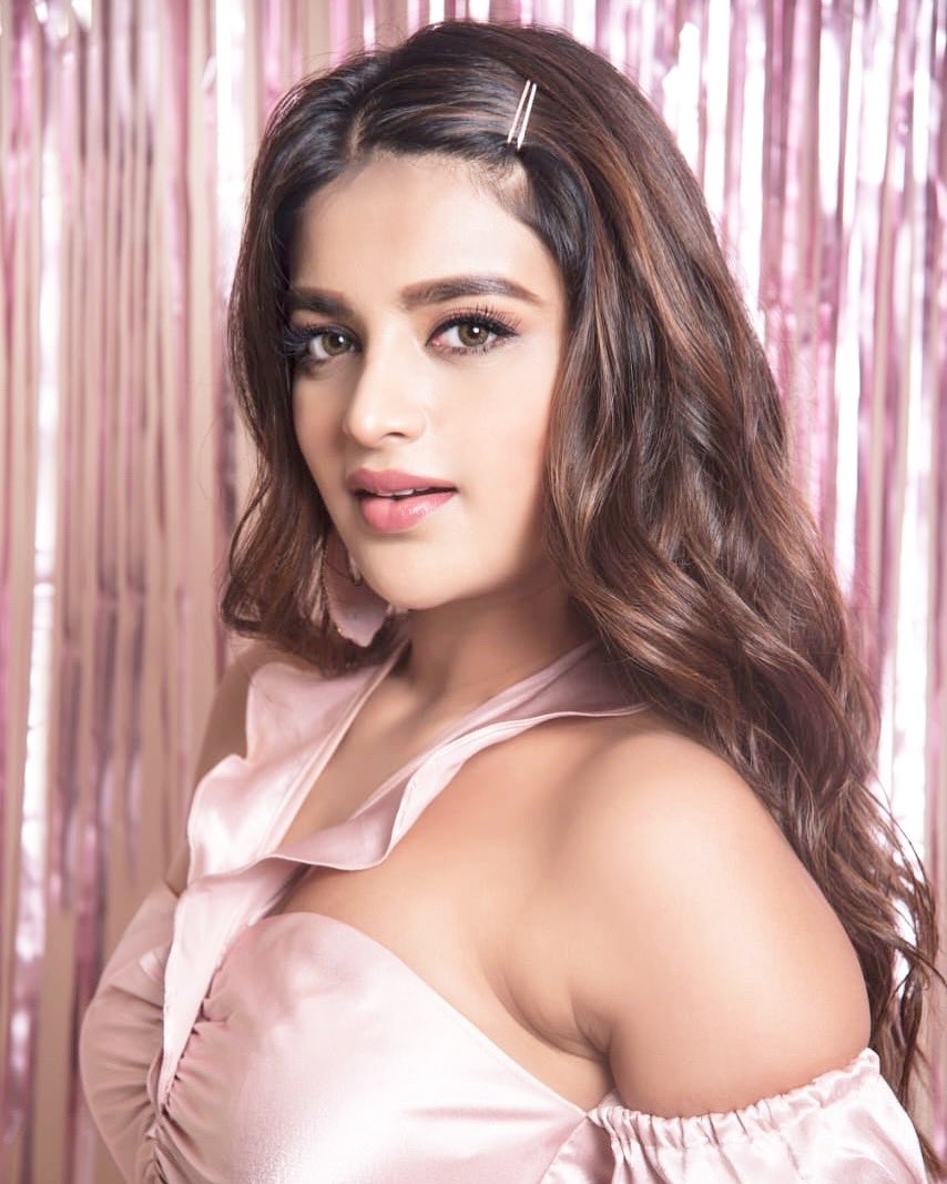 Super Hot Beauty Nidhhi Agerwal Latest Pictures