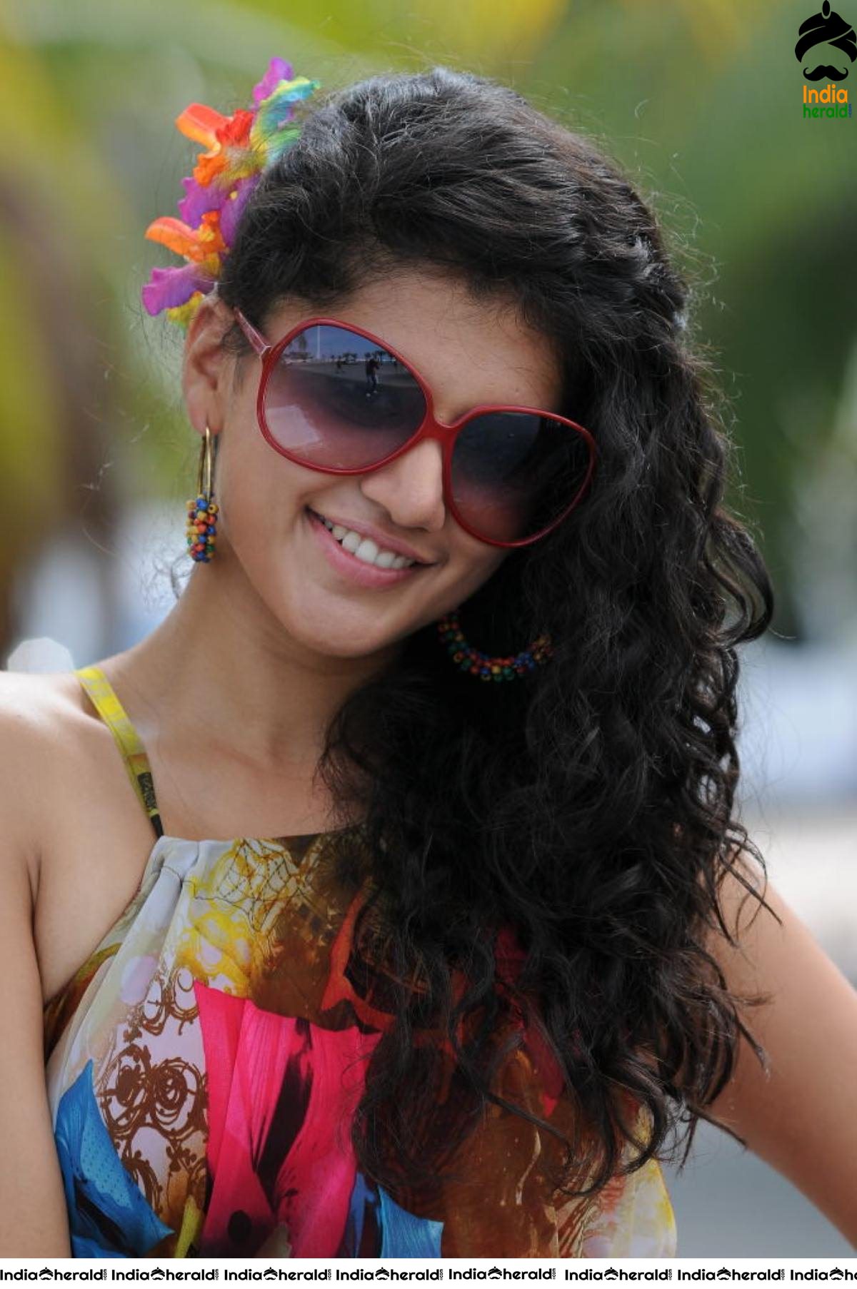Taapsee Hot and Looking like a Beach Babe in these Photos
