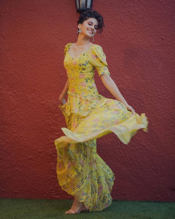 Taapsee Latest Sizzling Photoshoot Stills