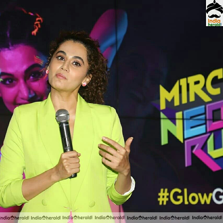 Taapsee Pannu Announced The 5th Edition Of Mirchi Neon Run