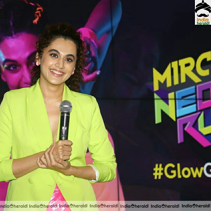 Taapsee Pannu Announced The 5th Edition Of Mirchi Neon Run