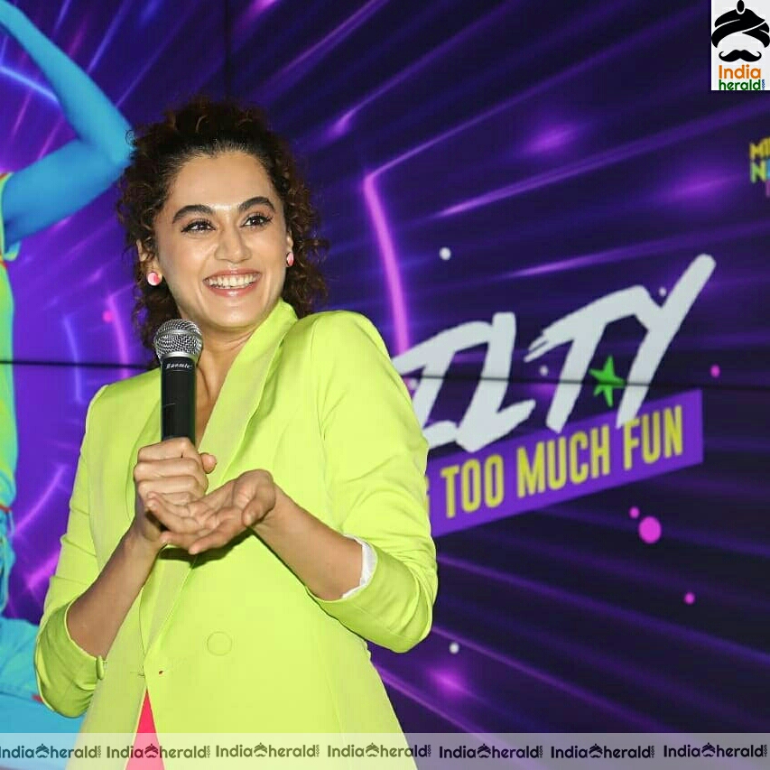 Taapsee Pannu Announced The 5th Edition Of Mirchi Neon Run