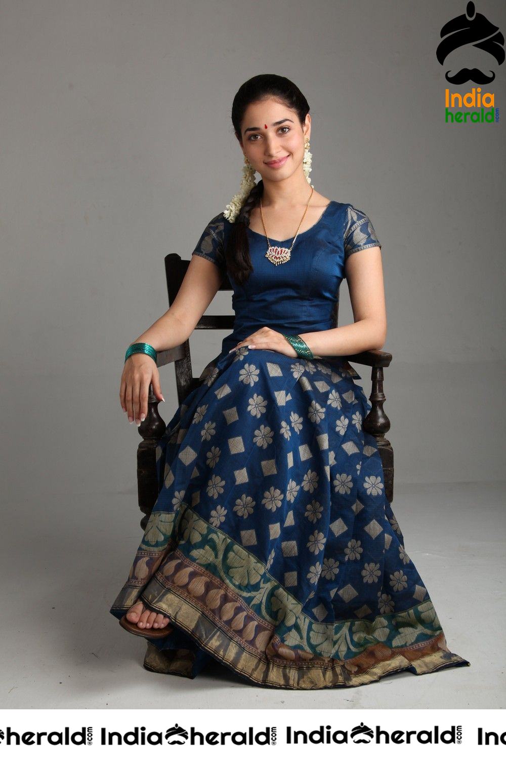 Tamanna Hot and Unseen Latest Photos in Traditional Shoot