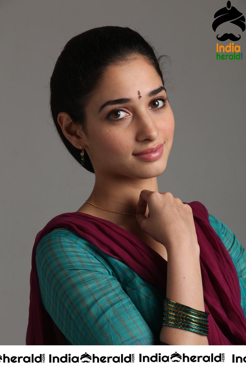 Tamanna Hot and Unseen Latest Photos in Traditional Shoot