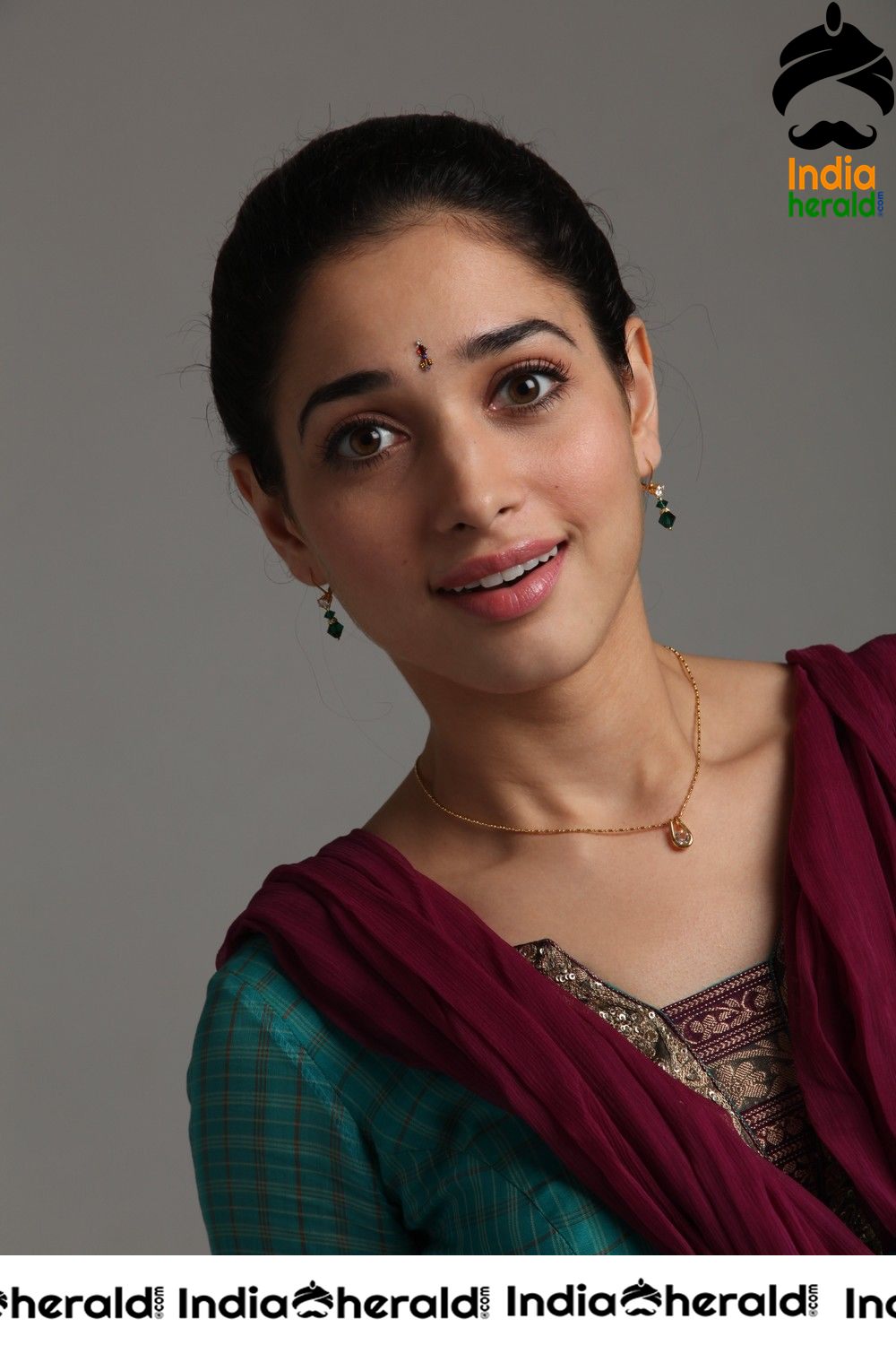 Tamanna Hot and Unseen Latest Photos in Traditional Shoot