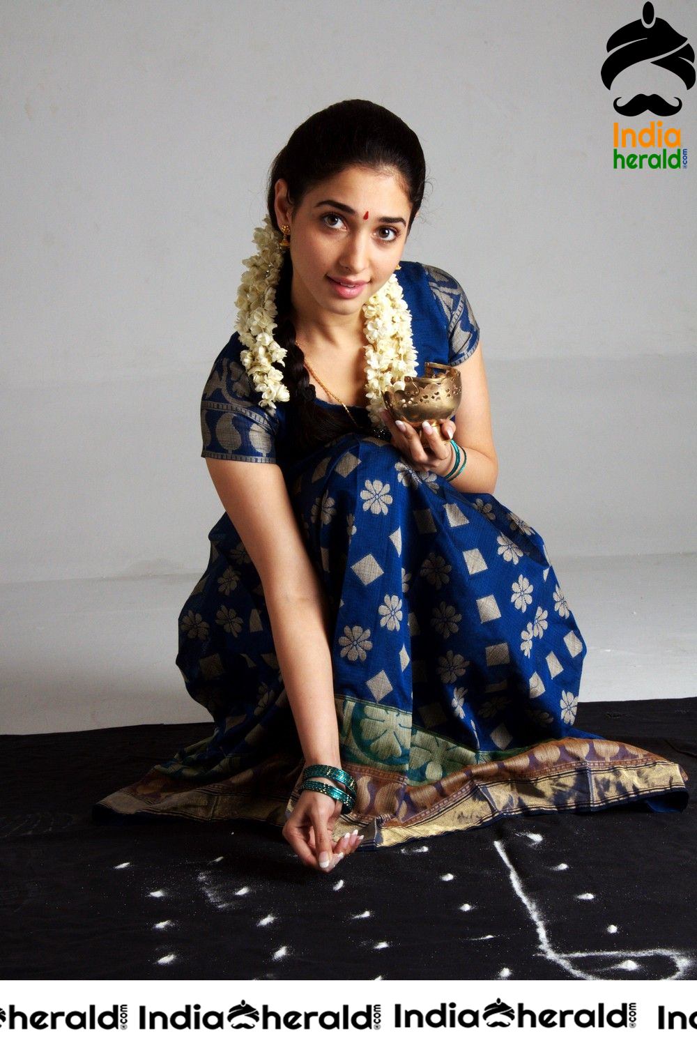 Tamanna Hot and Unseen Latest Photos in Traditional Shoot