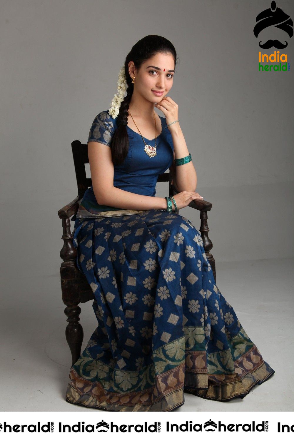 Tamanna Hot and Unseen Latest Photos in Traditional Shoot