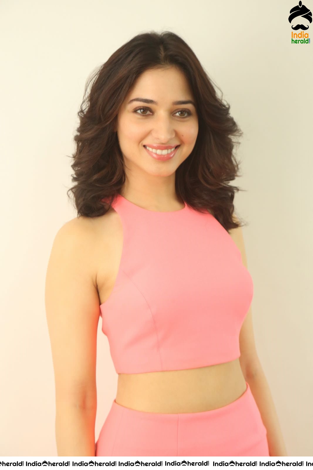 Tamanna shows her Sexy Milky Waistline in Light Pink Attire Set 1