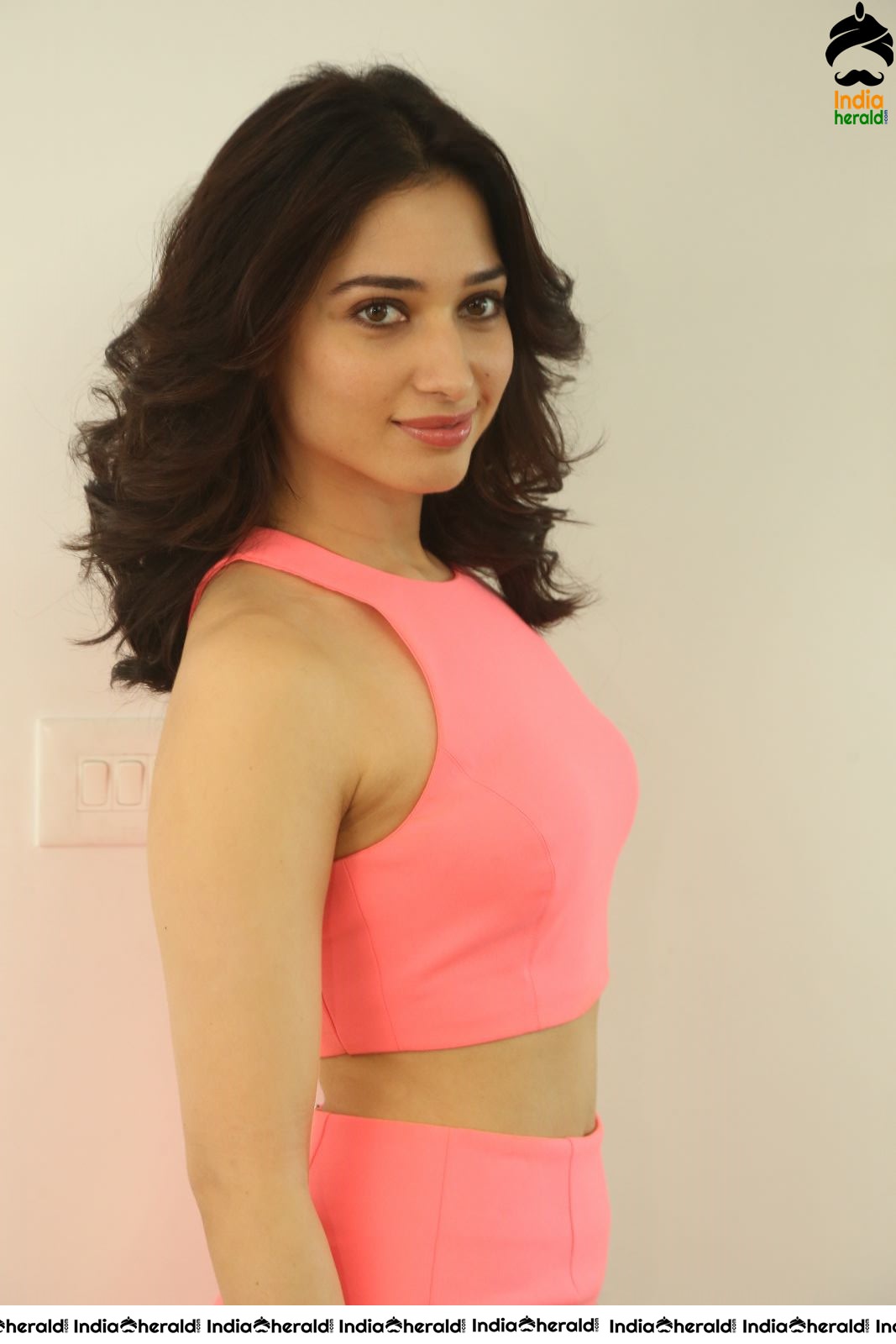 Tamanna shows her Sexy Milky Waistline in Light Pink Attire Set 2