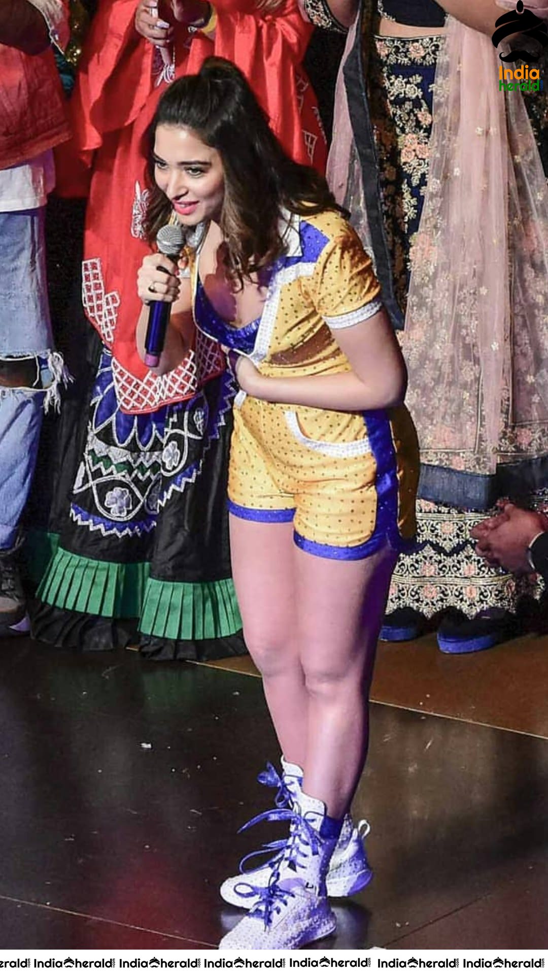 Tamanna Sizzling Dance Performance In Rrang Dance Show Held In USA Set 1