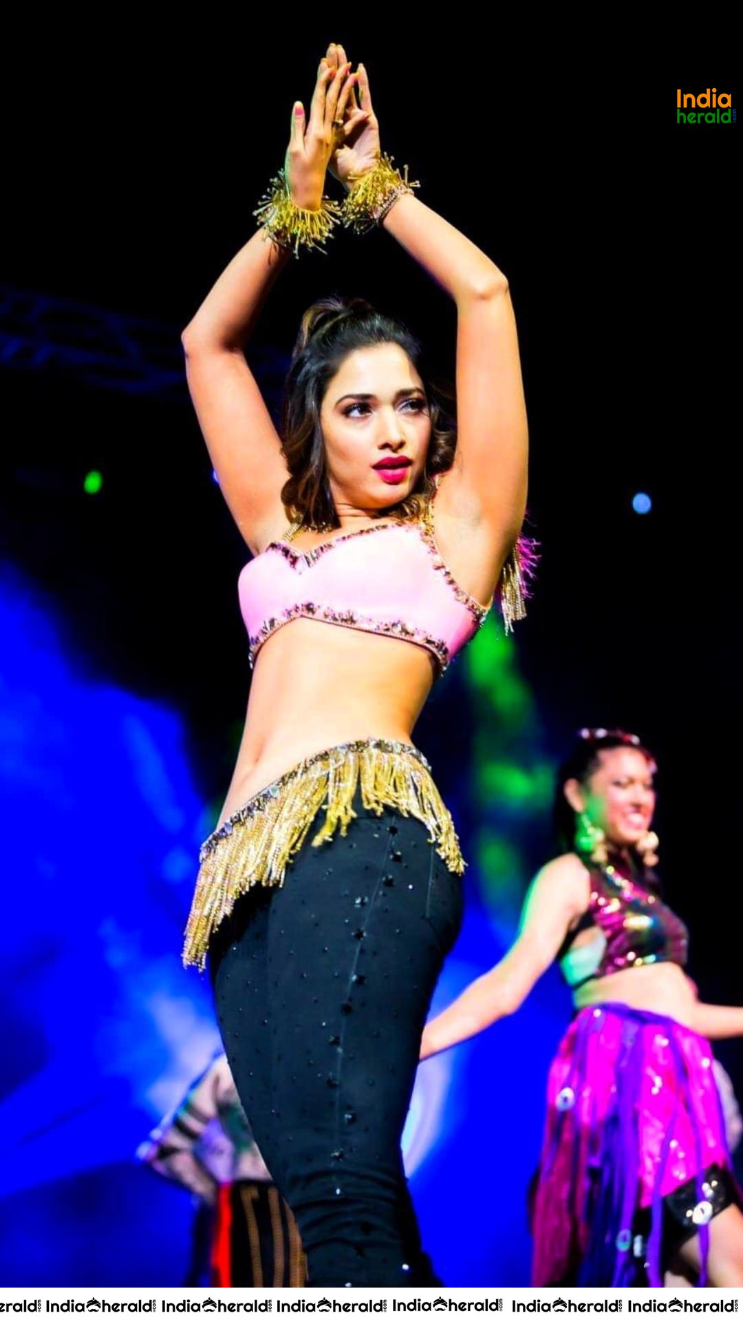 Tamanna Sizzling Dance Performance In Rrang Dance Show Held In USA Set 1