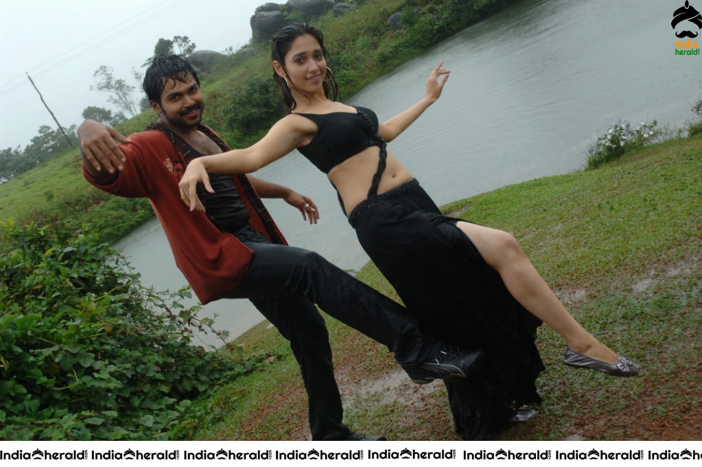 Tamannaah Hot Milky White Body Show by Getting Wet in the Rain Set 1