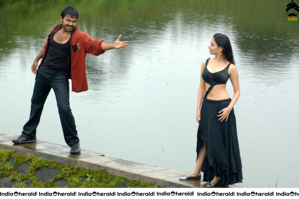 Tamannaah Hot Milky White Body Show by Getting Wet in the Rain Set 2