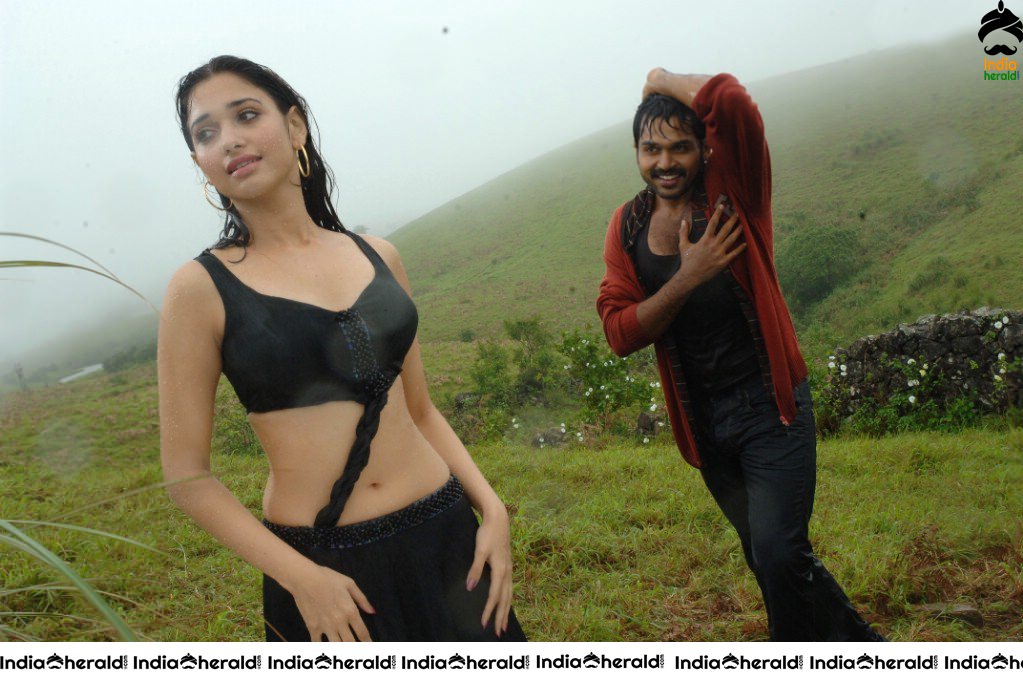 Tamannaah Hot Milky White Body Show by Getting Wet in the Rain Set 2