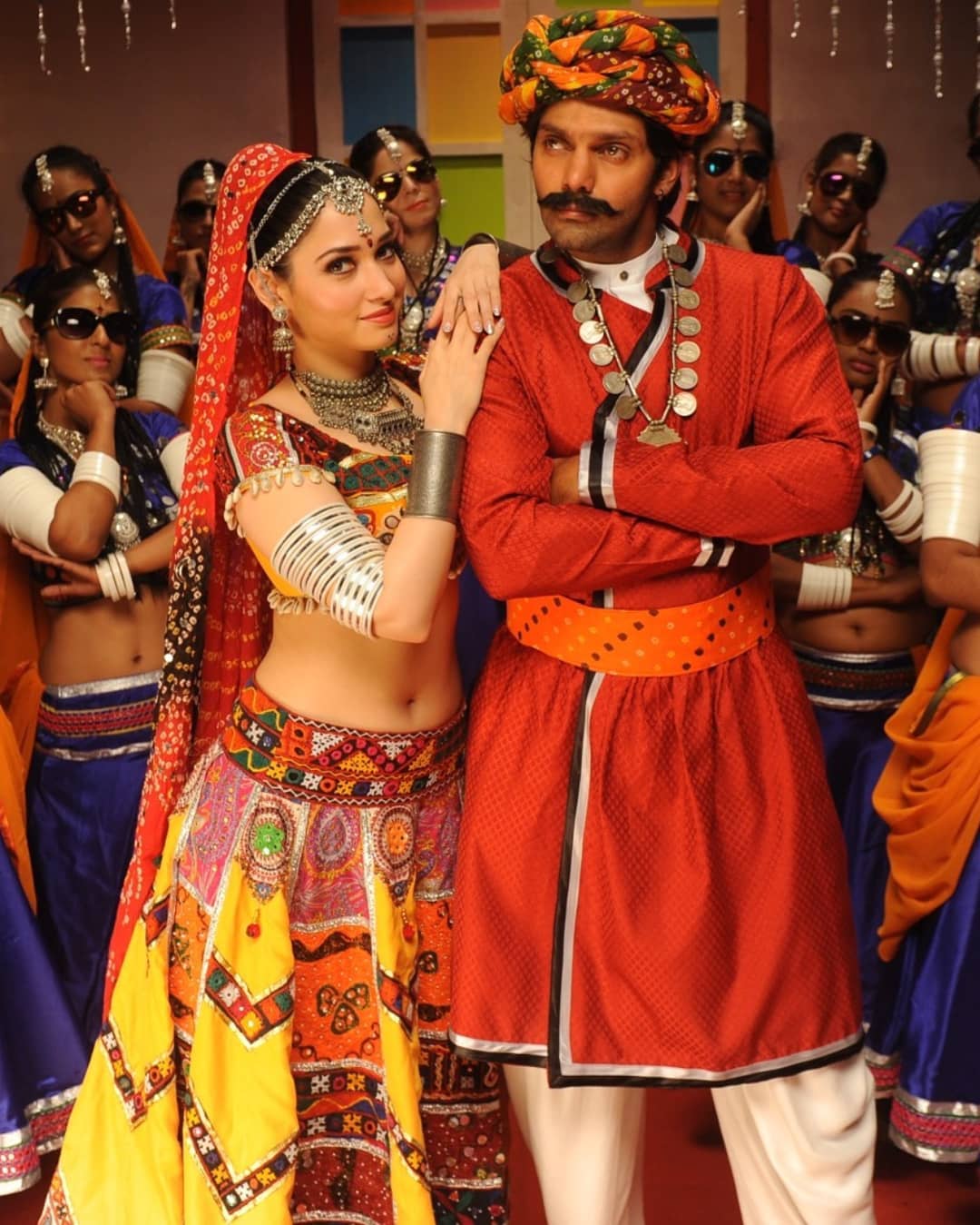 Tamannaah Red Hot photos By Exposing Her Milky White Hip