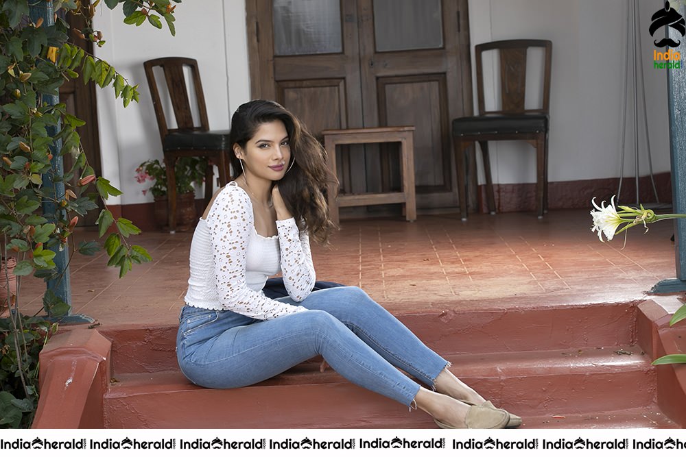 Tanya Hope Latest New Stills Set 1