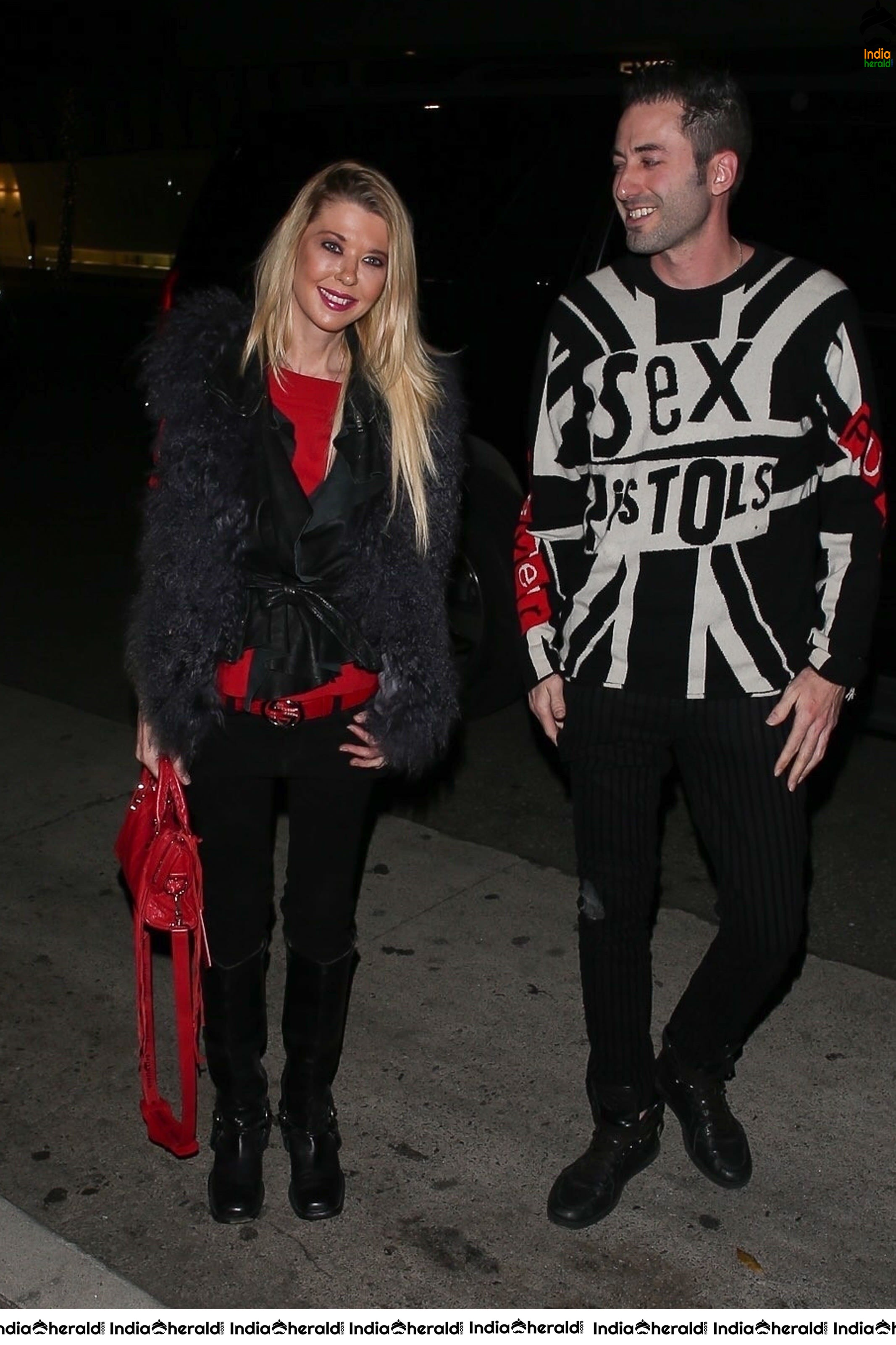 Tara Reid heading in for dinner at Madeo in Beverly Hills