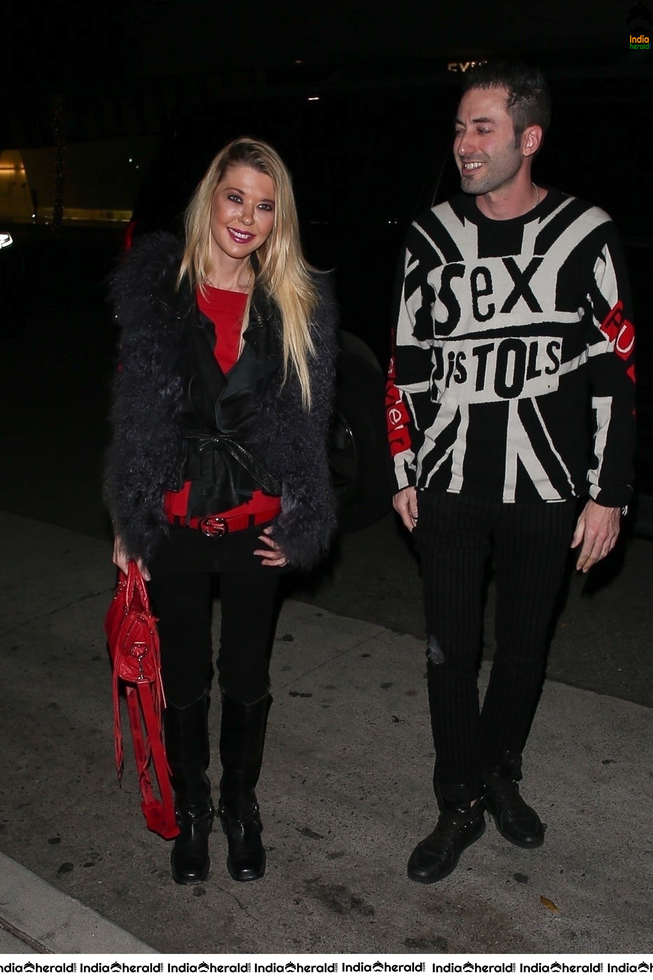 Tara Reid heading in for dinner at Madeo in Beverly Hills