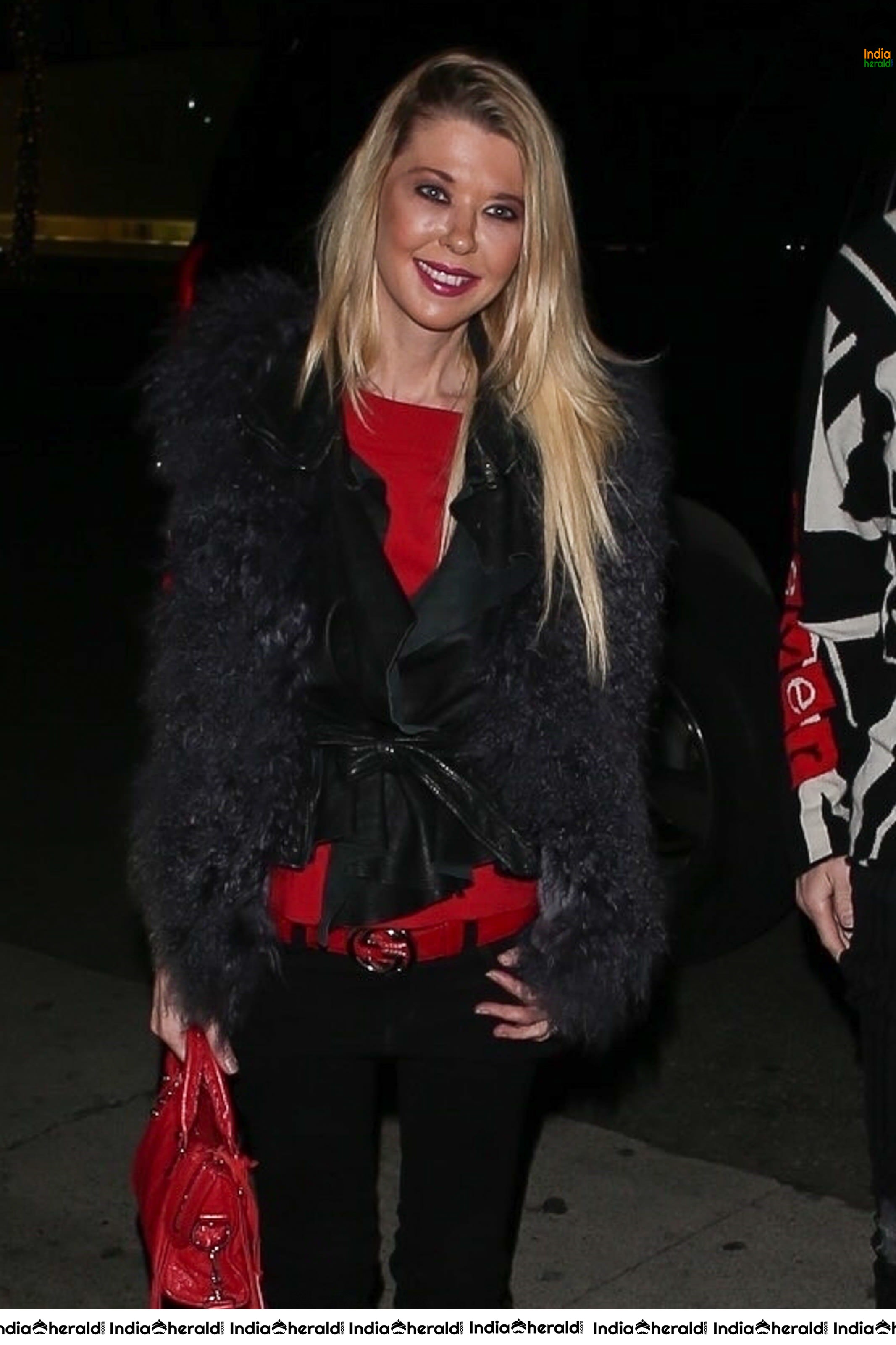 Tara Reid heading in for dinner at Madeo in Beverly Hills