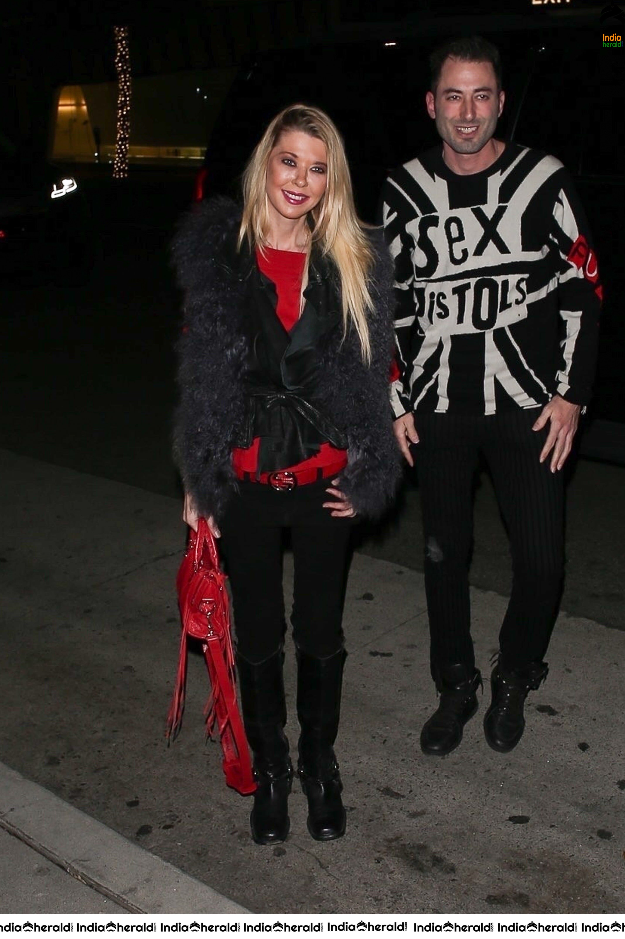 Tara Reid heading in for dinner at Madeo in Beverly Hills