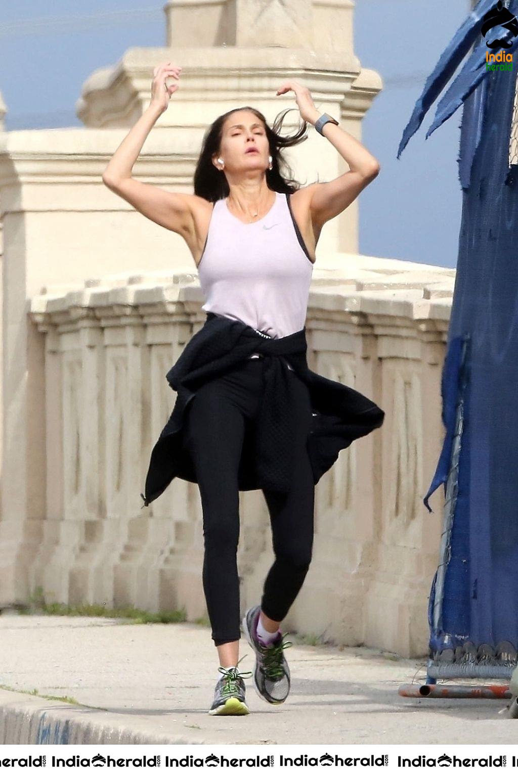 Teri Hatcher Out exercising in Los Angeles despite lockdown