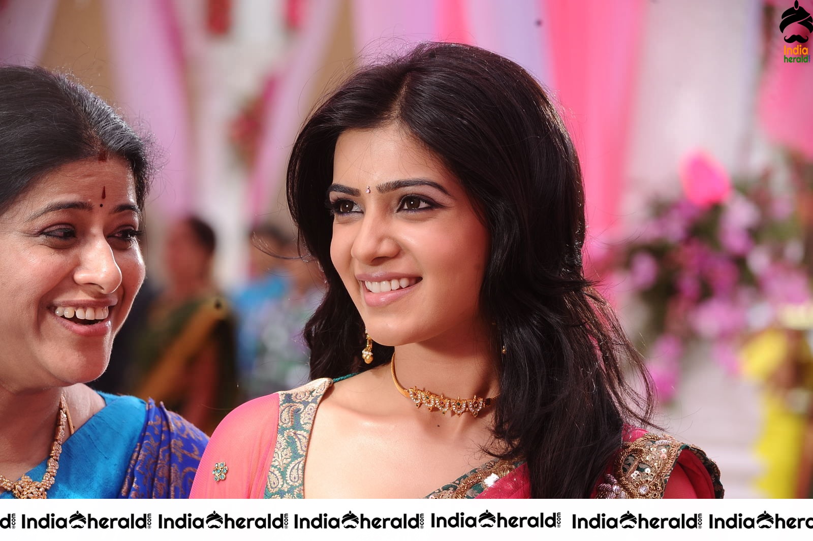 Throwback Photos of Samantha Akkineni from Dookudu Set 1