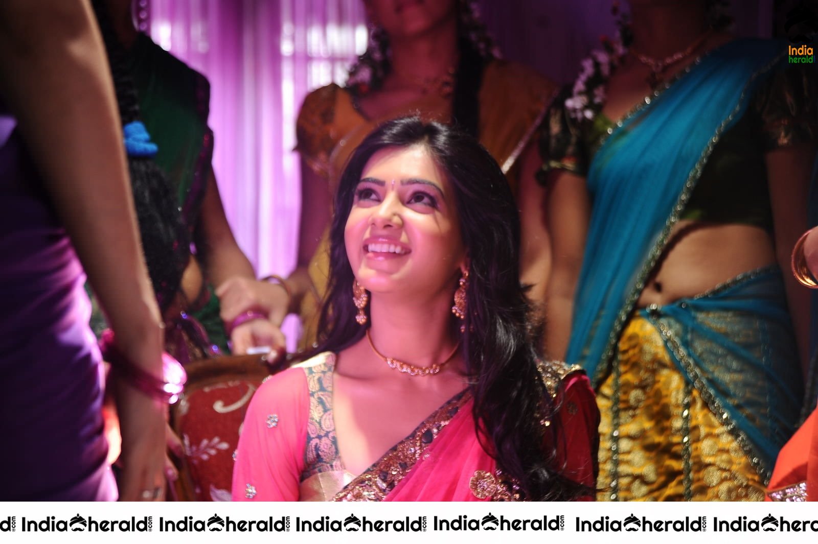 Throwback Photos of Samantha Akkineni from Dookudu Set 2