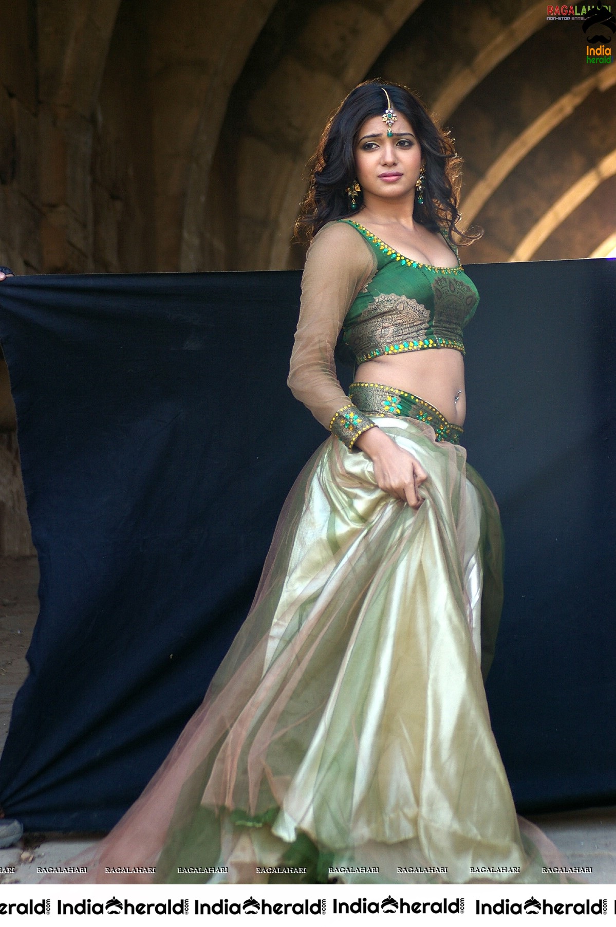 Throwback Photos of Samantha Akkineni from Dookudu Set 5