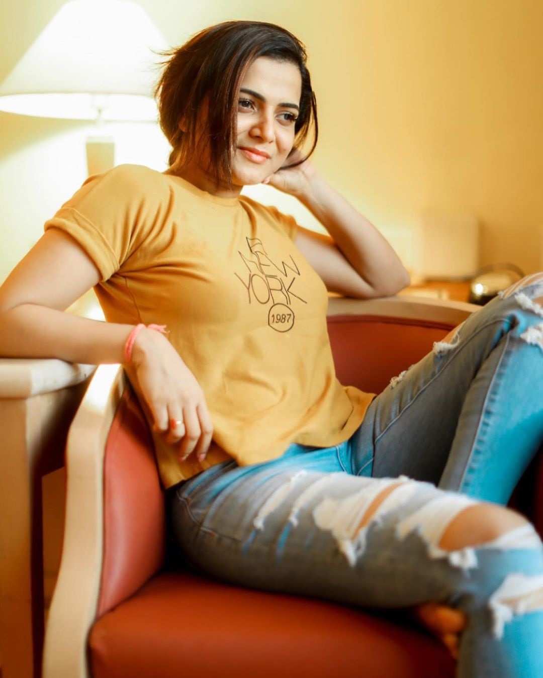 TV Anchor Divya Darshini In Torn Jeans Cute Photoshoot