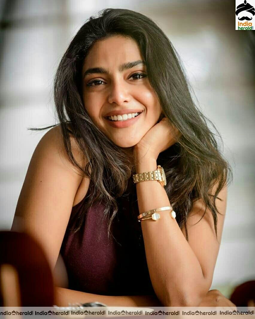 Unseen hot photos of Mallu Beauty Aishwarya Lekshmi