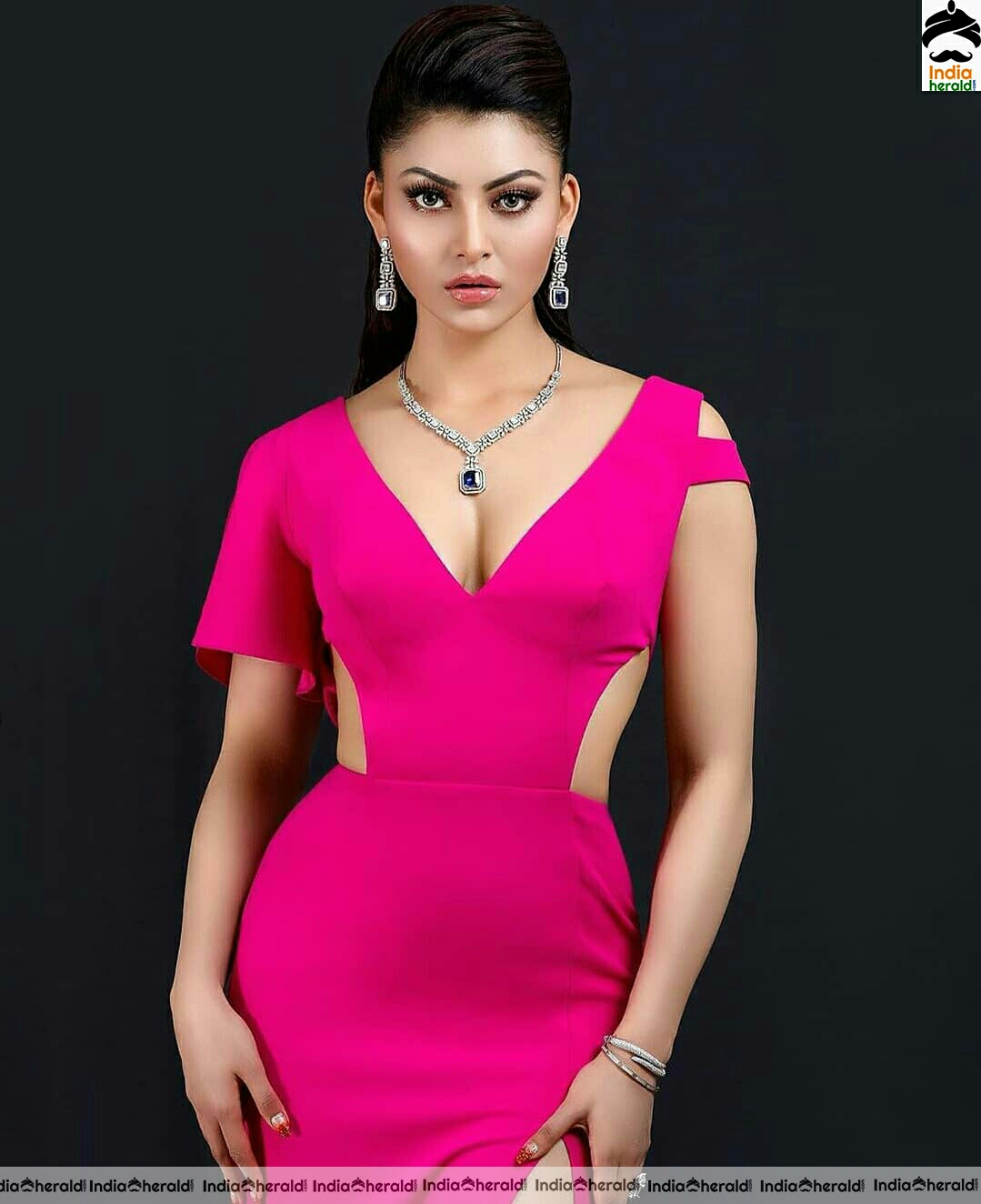 Urvashi Rautela Hot Photo Stills