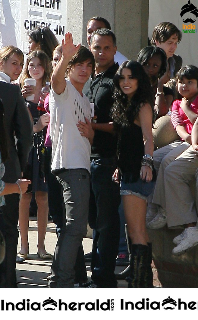 Vanessa Hudgens Arriving in Hot thighs revealing shorts at Nickelodeon Awards