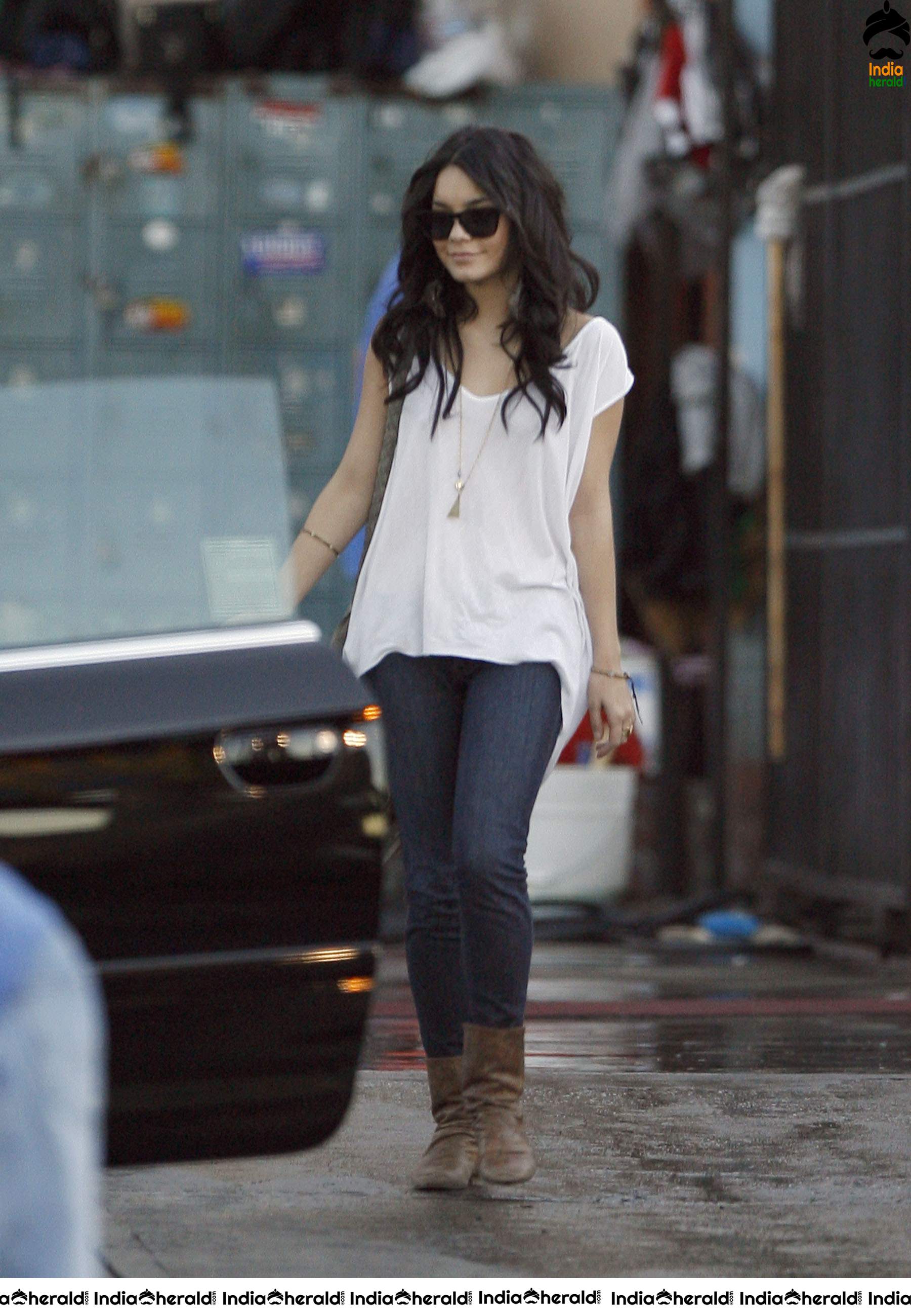 Vanessa Hudgens Caught by Paparazzi while she was out for Shopping in LA