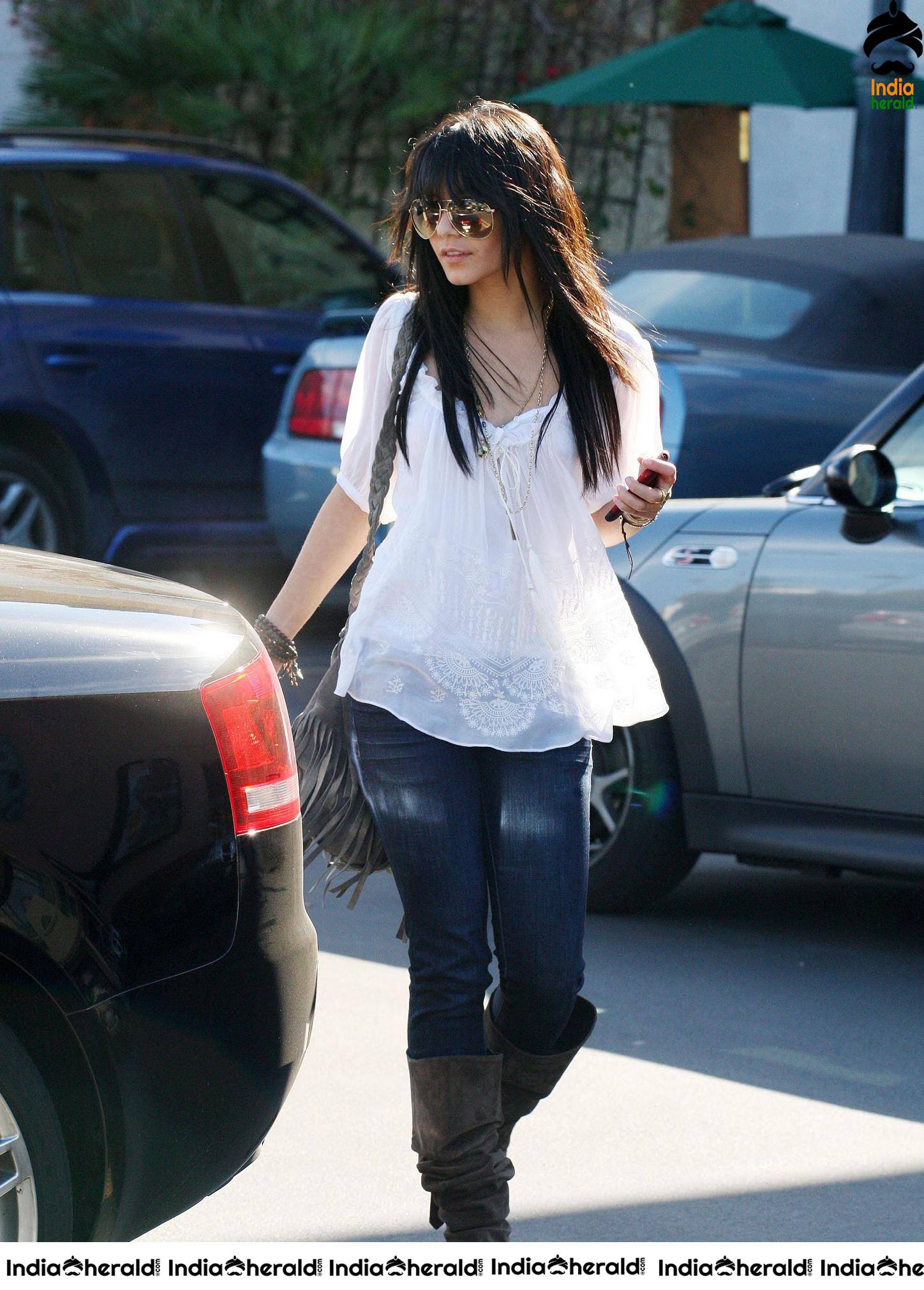 Vanessa Hudgens Caught by Paparazzi while she was out for Shopping in LA