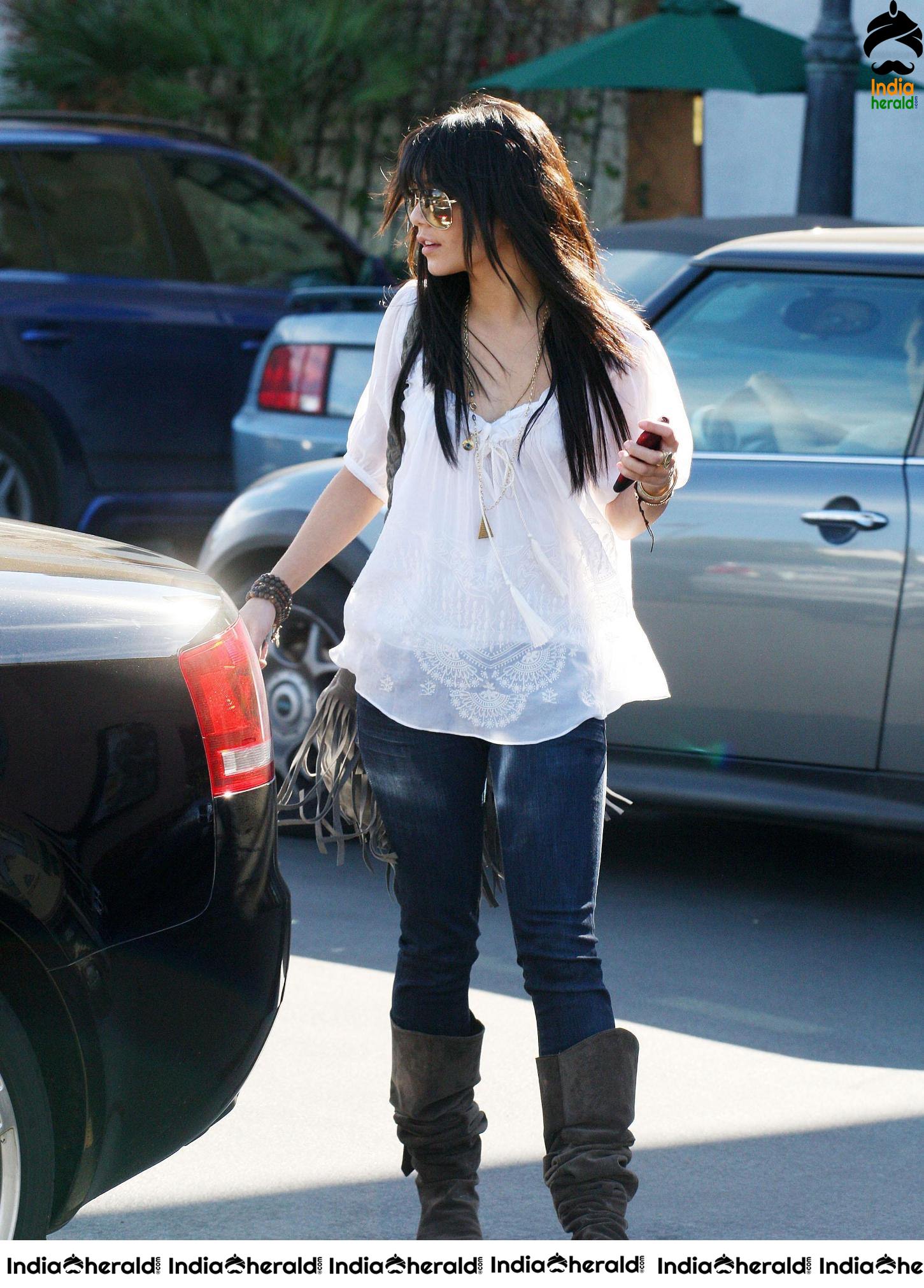 Vanessa Hudgens Caught by Paparazzi while she was out for Shopping in LA